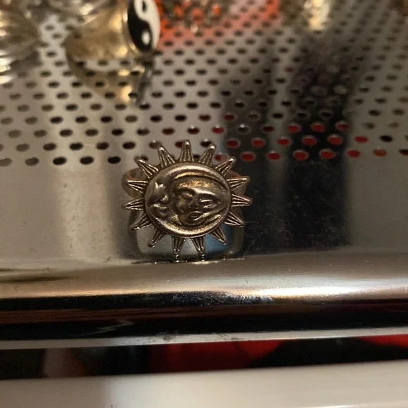 SELLING RINGS 💍💍💍💍 - Picture 2 of 16